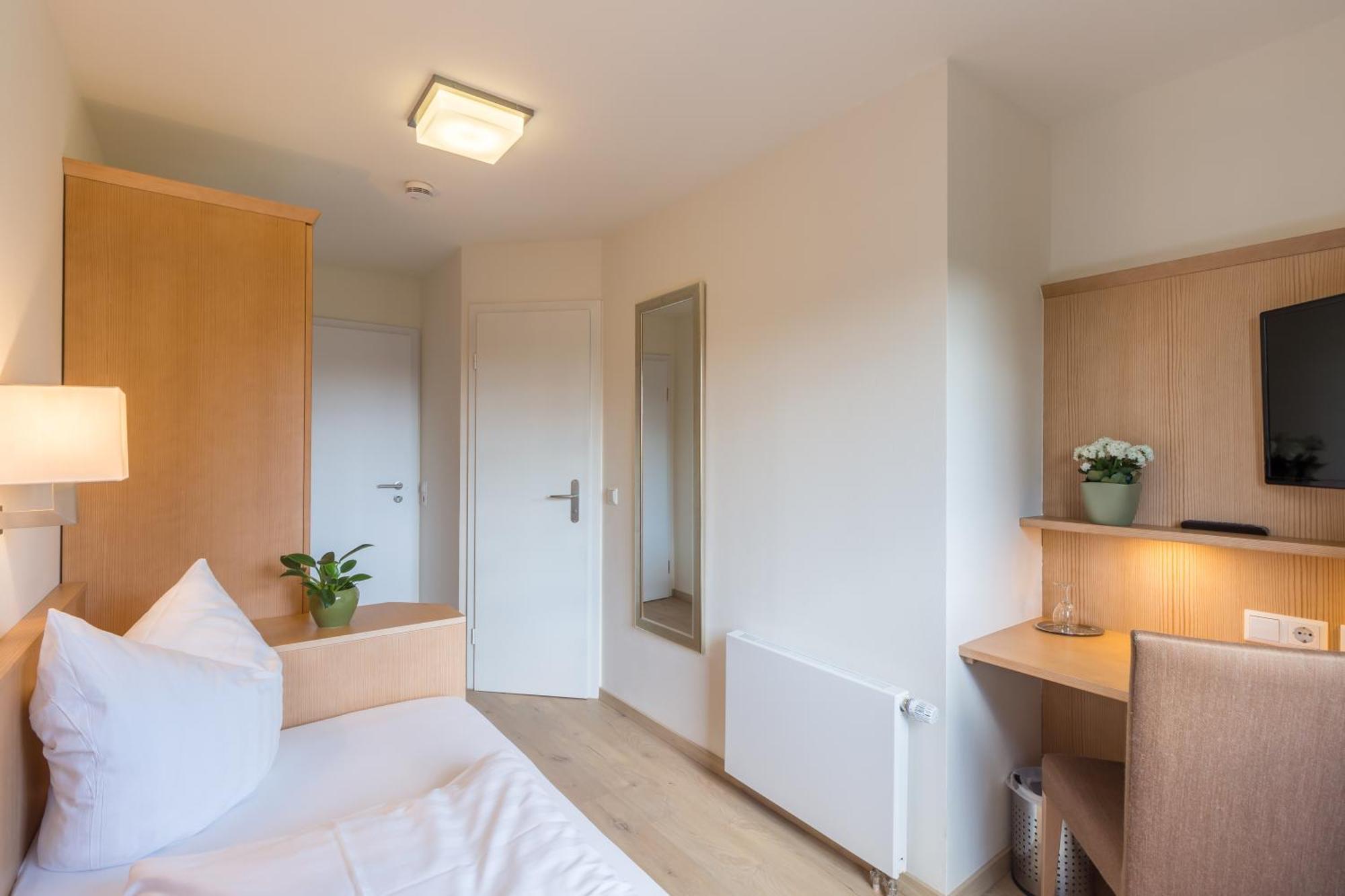 Gaestehaus Burgblick Bisingen Room photo